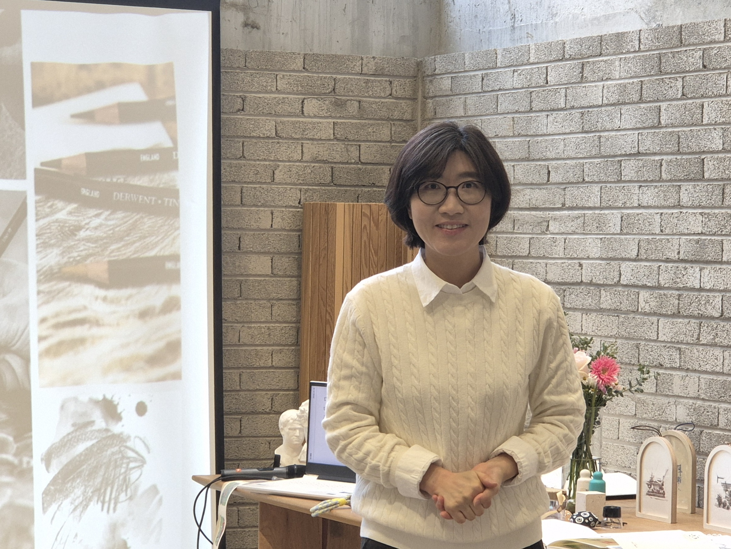 색연필화 대중화 어디까지 왔나…배영미 이사장 인터뷰로 본 전시·교육·출판 흐름